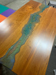 Supra-reciclaje Mesa de comedor con rio de resina