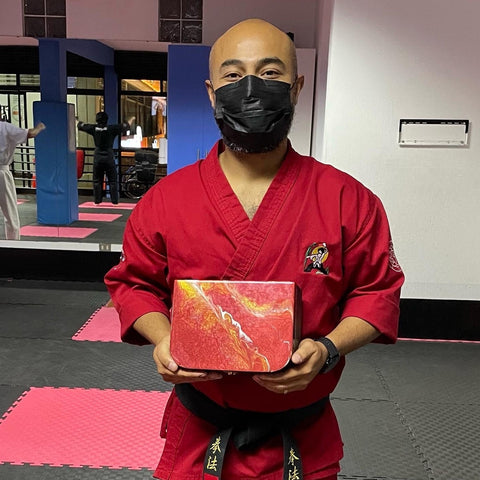 Caja personalizada para Cinta de Karate con resina