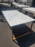 Supra-reciclaje mesas imitacion marmol